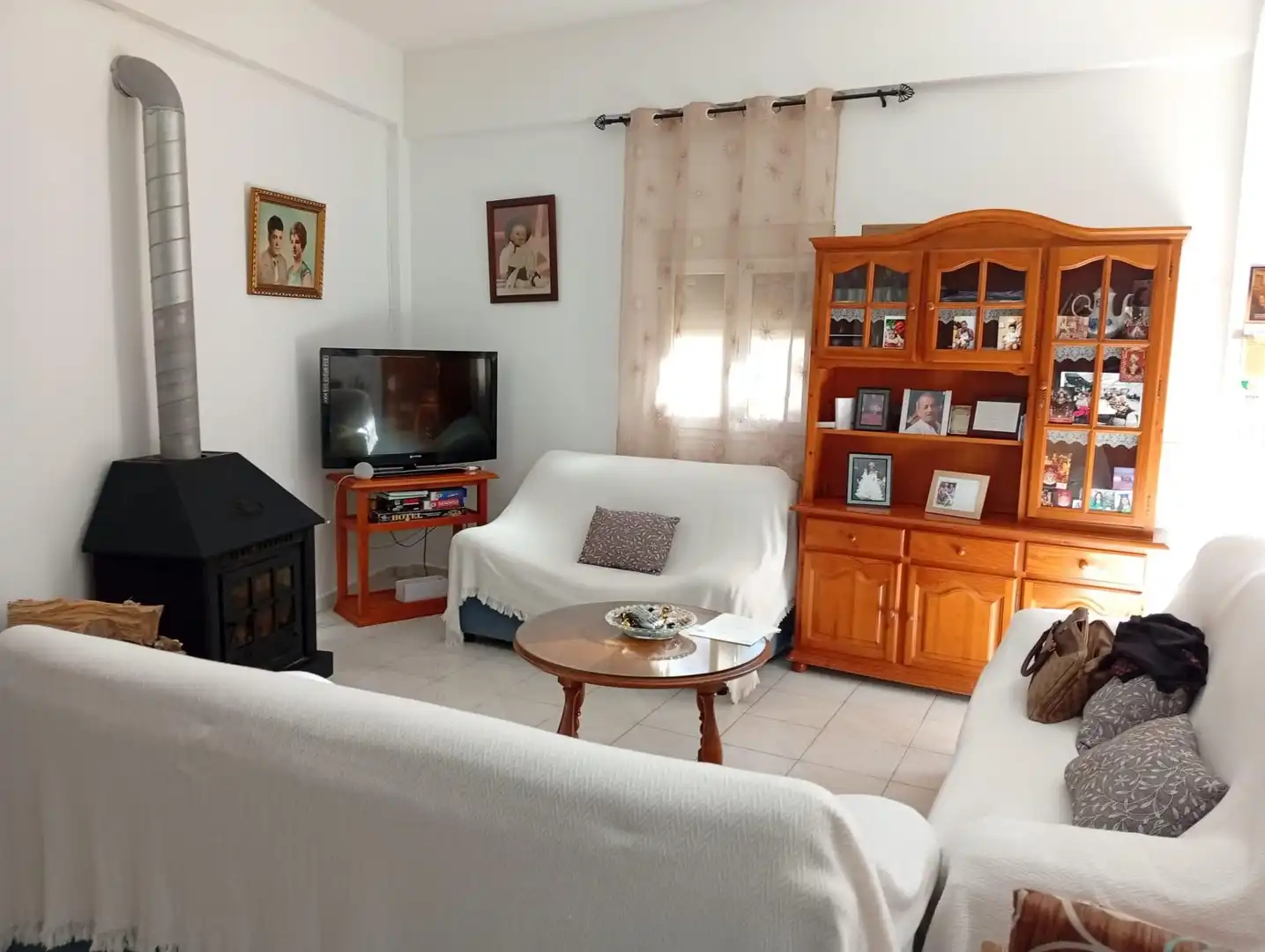 Casa adosada en venda a Cortes - Huertas