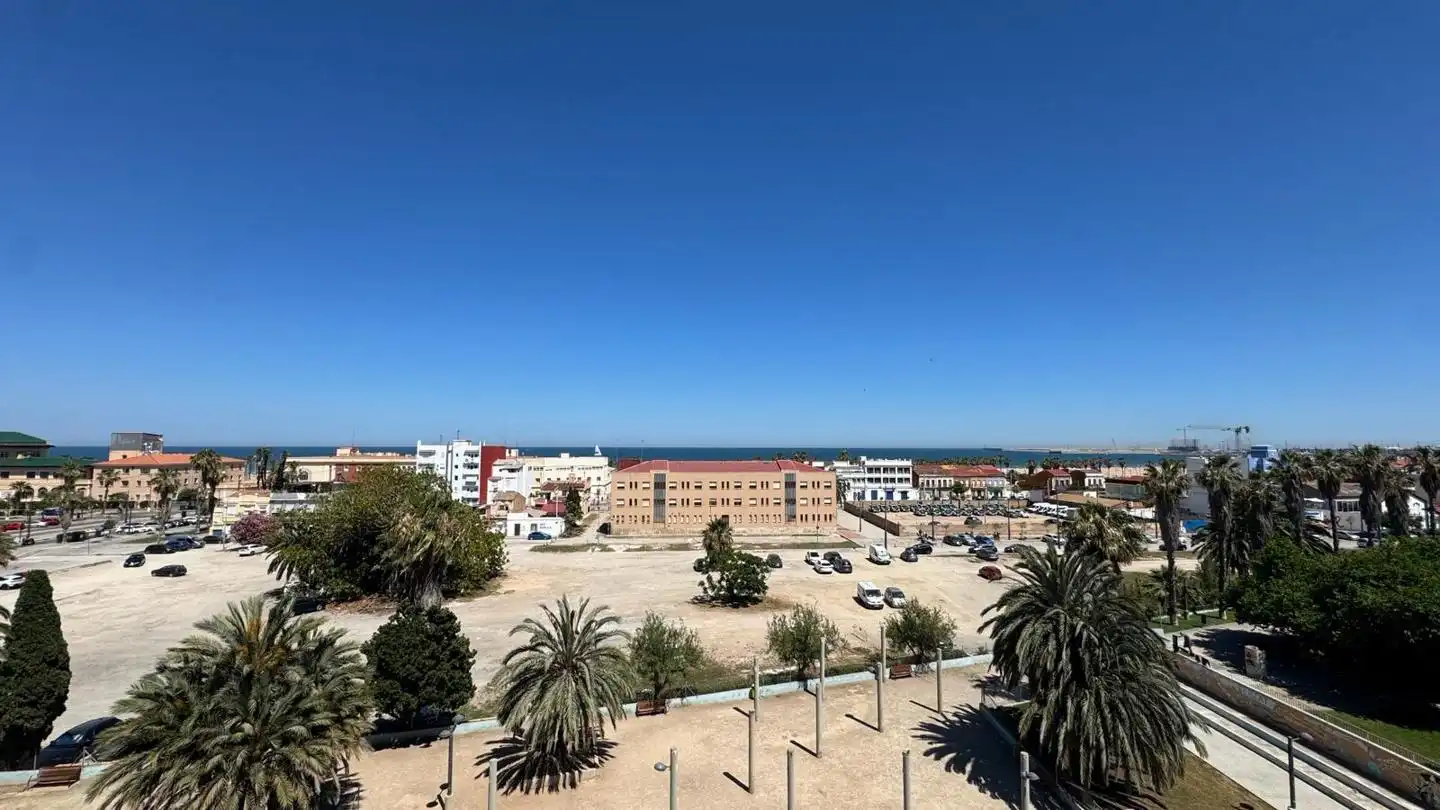 Exterior view of Flat for rent in Valencia  with Furnished