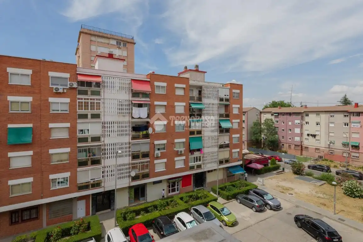 Vista exterior de Pis en venda en Madrid amb Aire condicionat i Calefacció