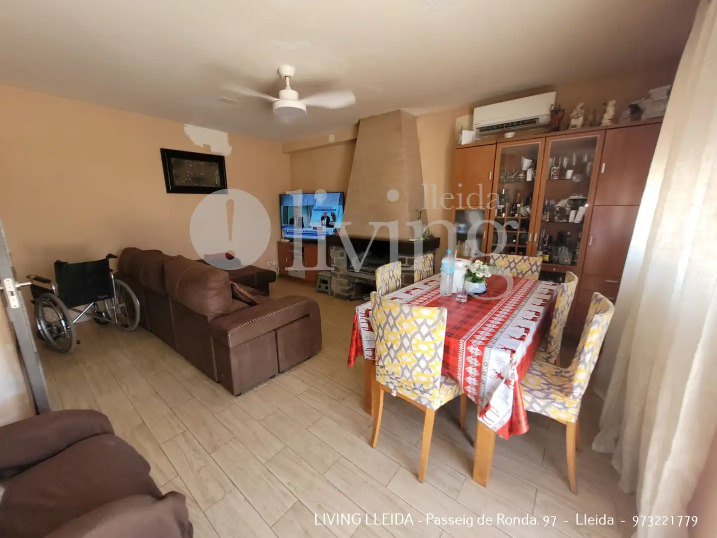 Sala d'estar de Casa o xalet en venda en Lleida amb Aire condicionat, Calefacció i Jardí privat