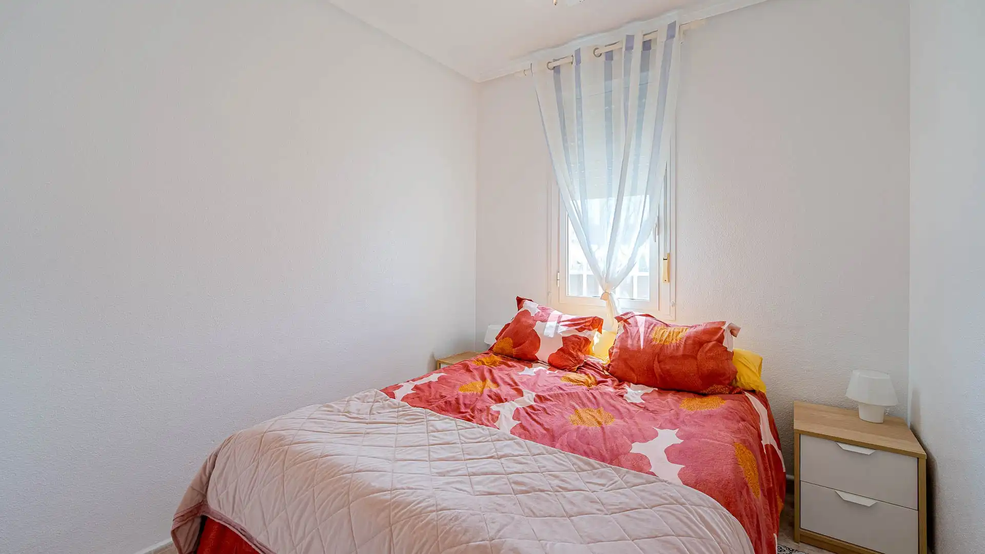 Dormitori de Apartament en venda en Rojales amb Aire condicionat