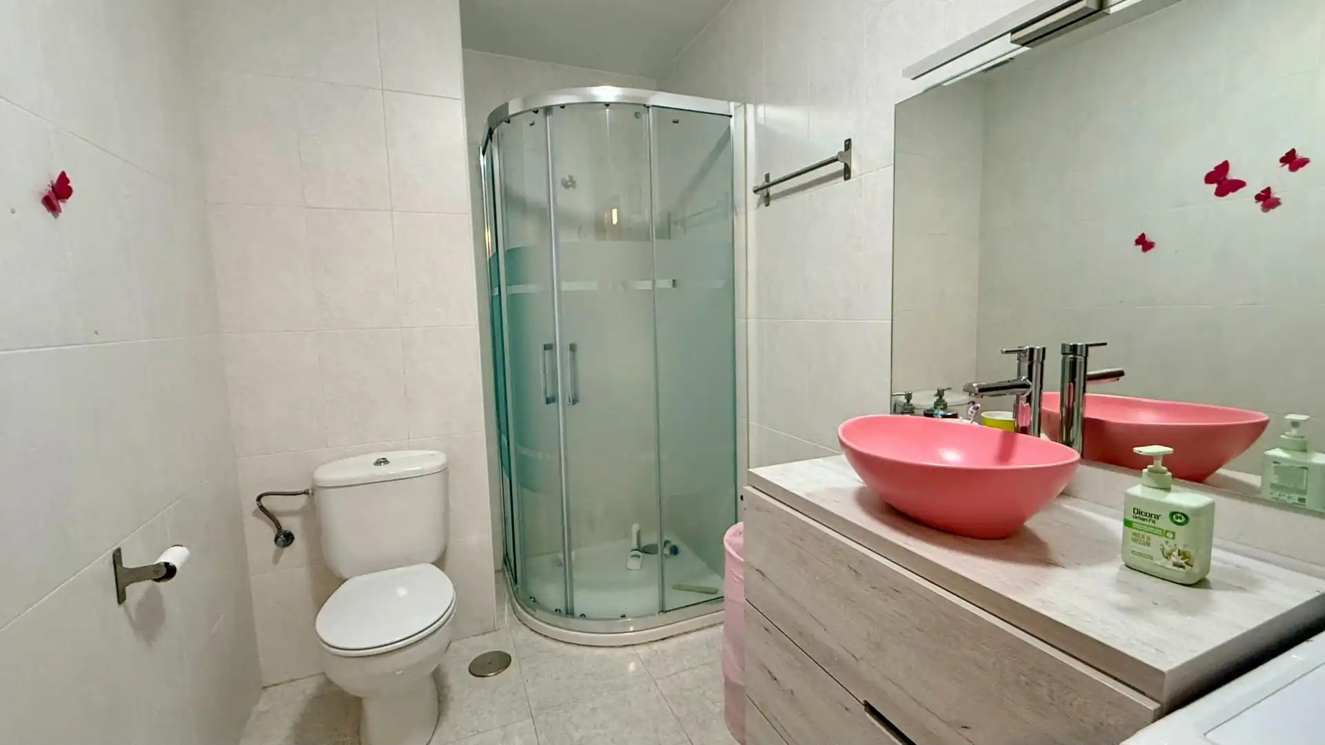 Badezimmer von Einfamilien-Reihenhaus zum Verkauf in Cuéllar mit Heizung, Privatgarten und Abstellraum