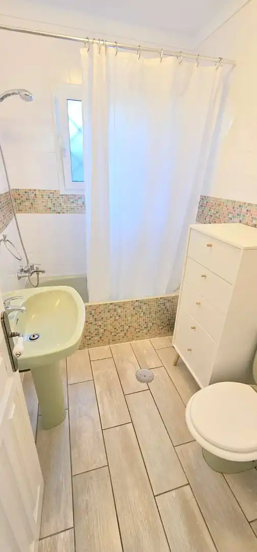 Baño de Planta baja de alquiler en Vélez-Málaga con Aire acondicionado, Terraza y Piscina