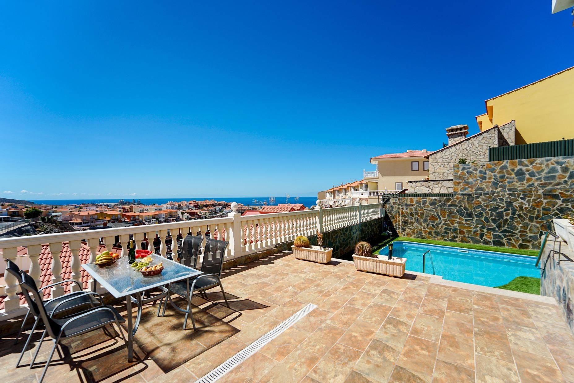 Terrace of House or chalet for sale in Mogán  with Private garden, Terrace and Storage room