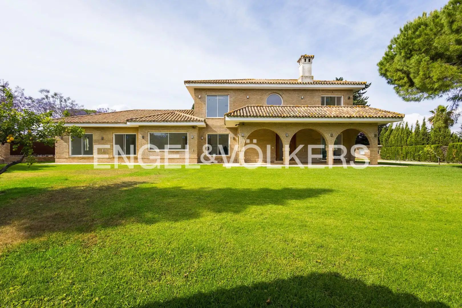 Vista exterior de Finca rústica en venta en Jerez de la Frontera con Aire acondicionado, Calefacción y Jardín privado