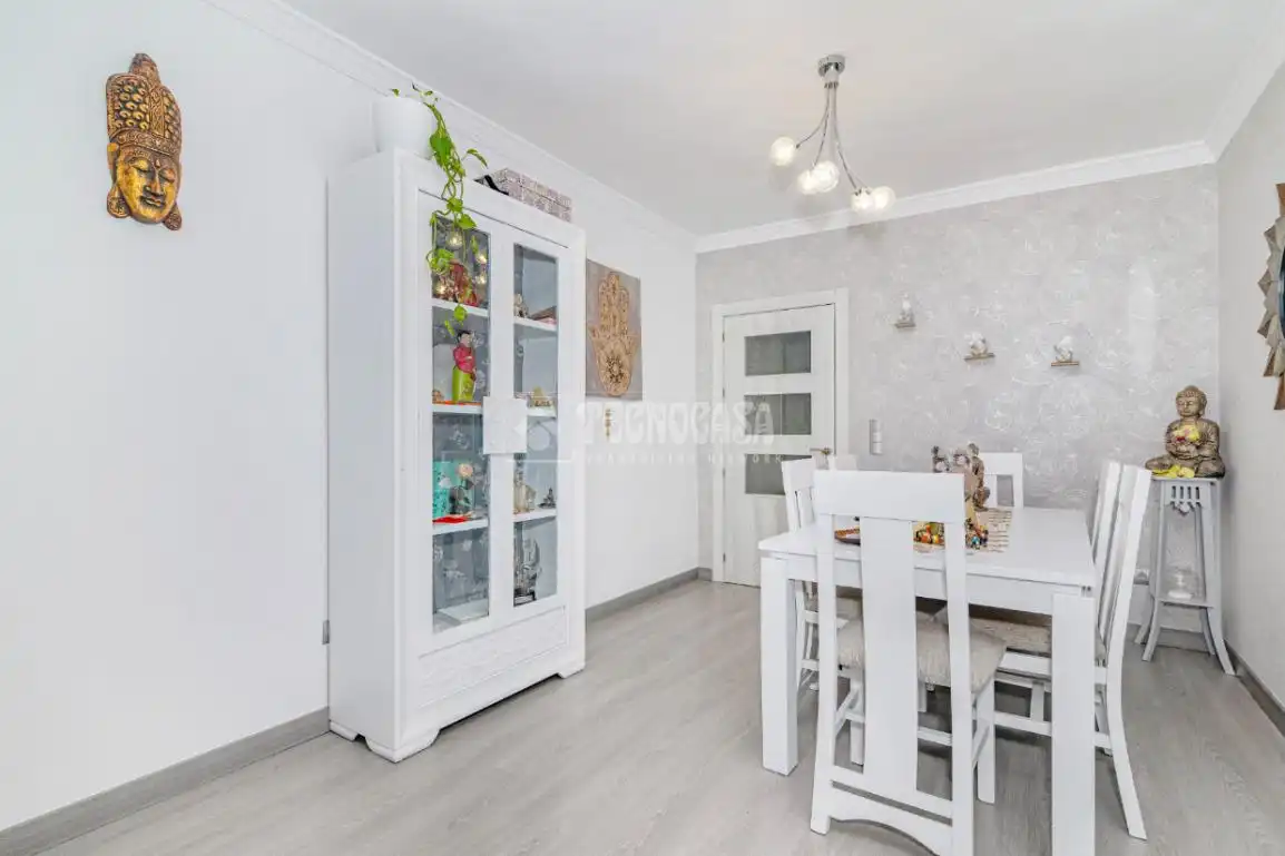 Dining room of Flat for sale in Loja  with Air Conditioner, Parquet flooring and Balcony