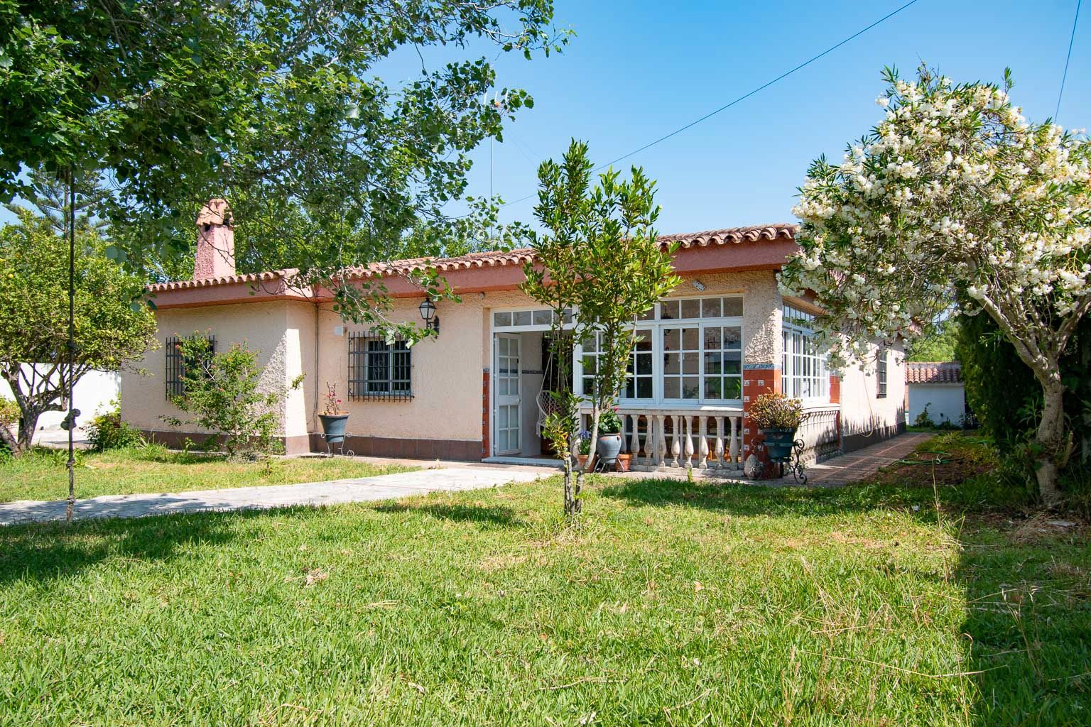 Vista exterior de Casa o xalet en venda en Chiclana de la Frontera