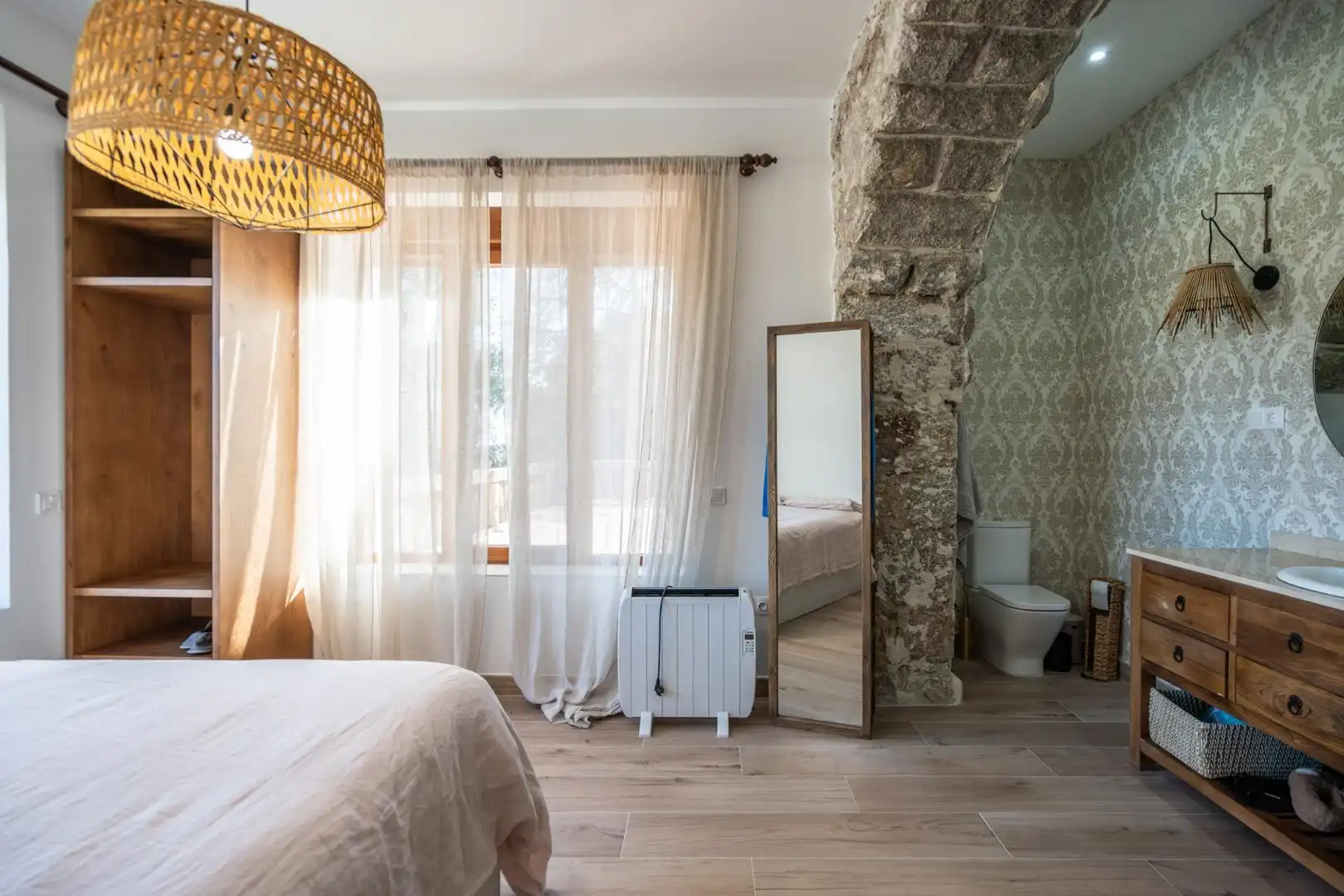 Dormitori de Finca rústica en venda en Guadarrama amb Aire condicionat, Calefacció i Jardí privat