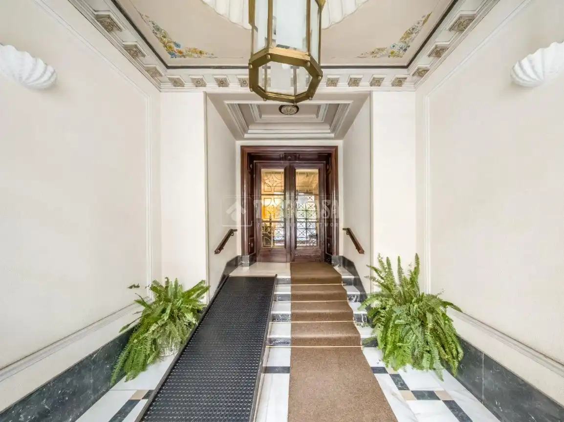 Flat for sale in Madrid  with Parquet flooring