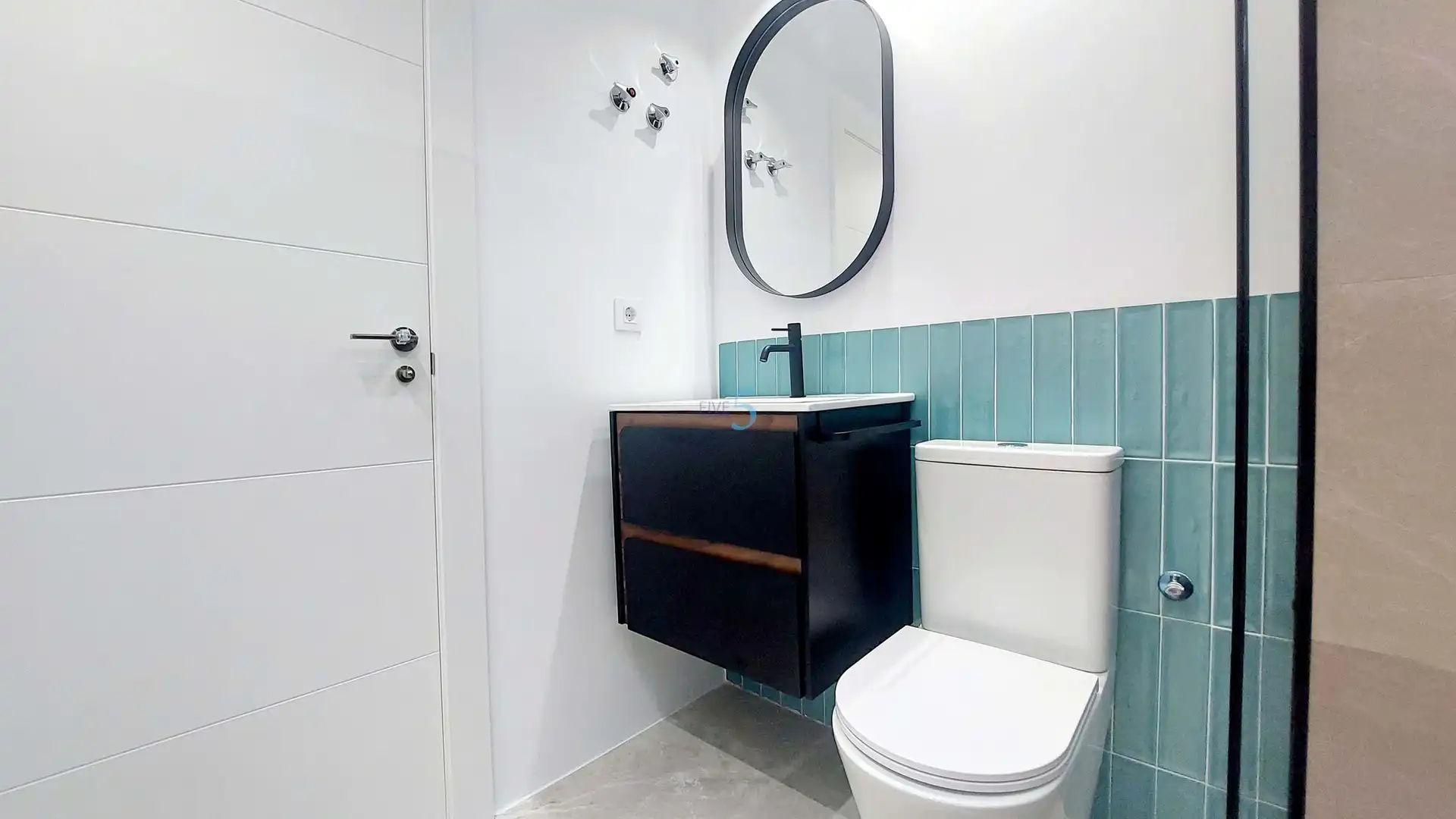 Badezimmer von Wohnung zum Verkauf in Pilar de la Horadada mit Klimaanlage, Heizung und Terrasse