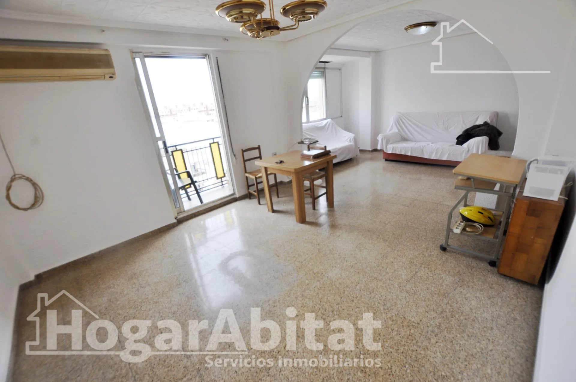 Living room of Flat for sale in Mislata  with Air Conditioner and Balcony