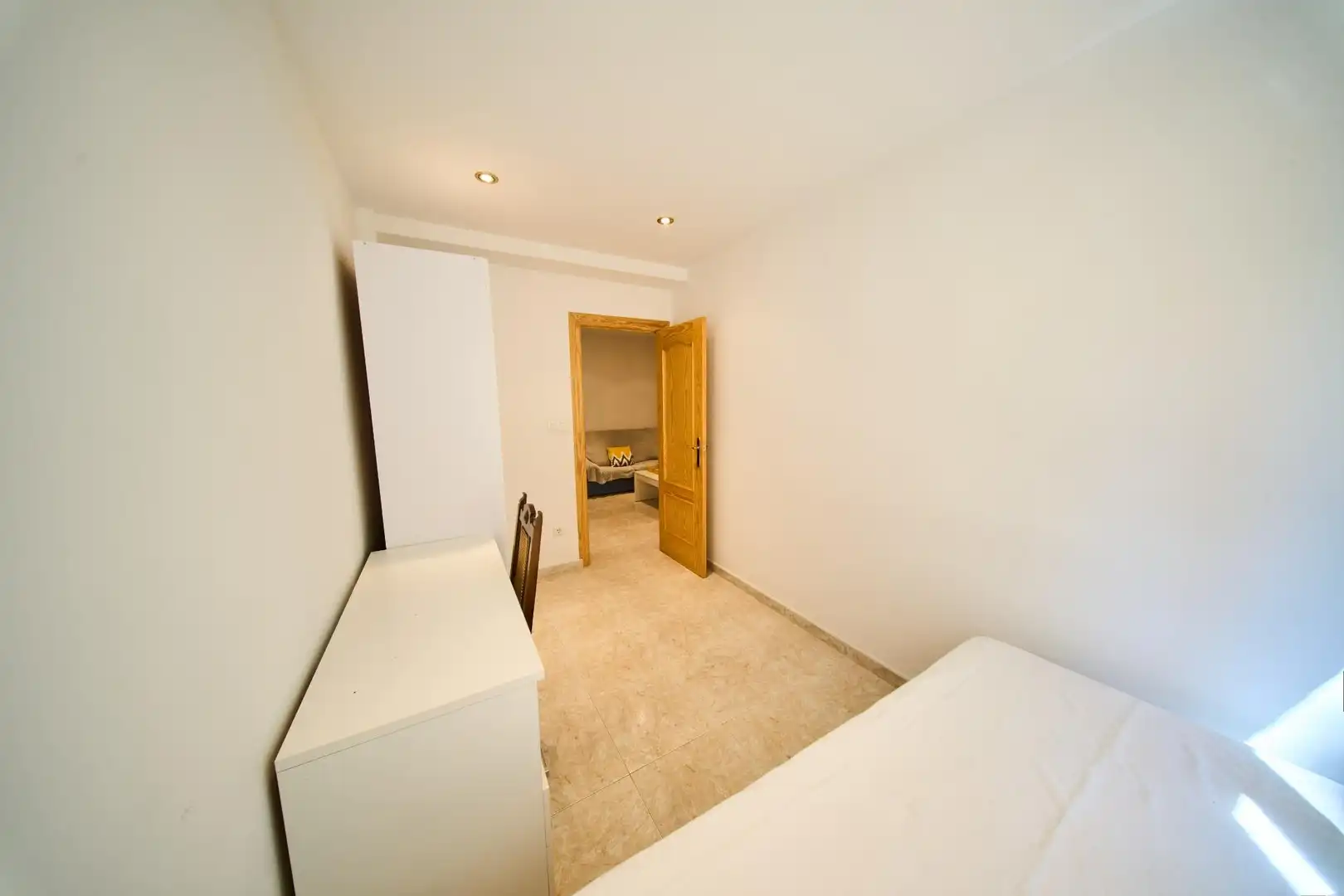 Bedroom of Flat for sale in Granada  with Air Conditioner and Balcony
