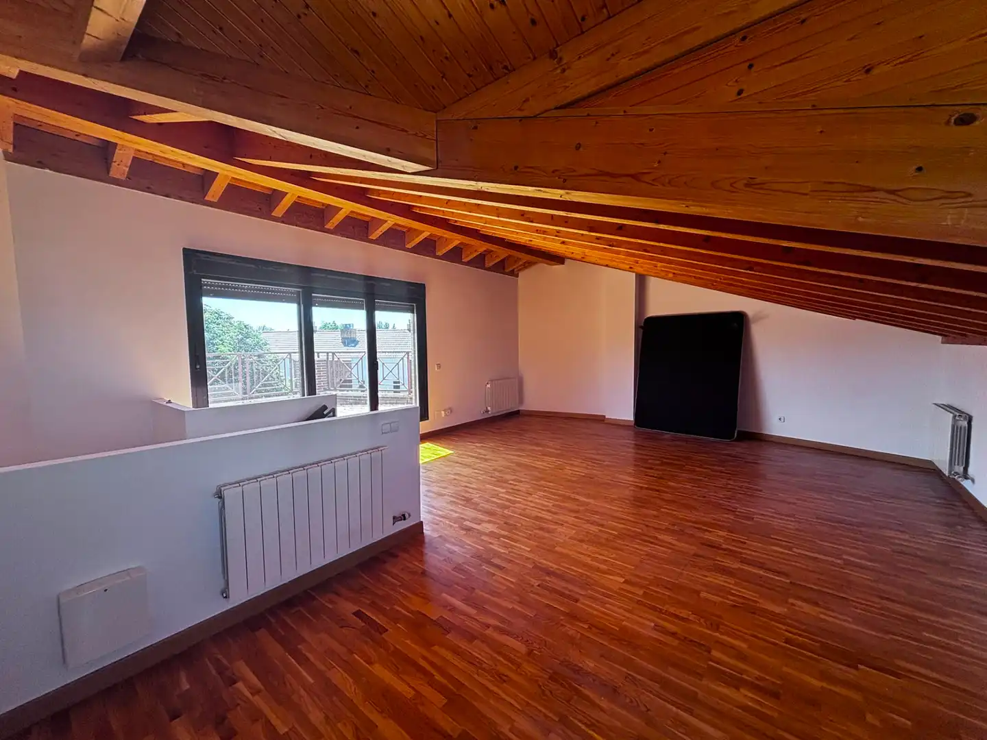 Wohnzimmer von Einfamilien-Reihenhaus zum Verkauf in Burgos mit Heizung, Terrasse und Abstellraum