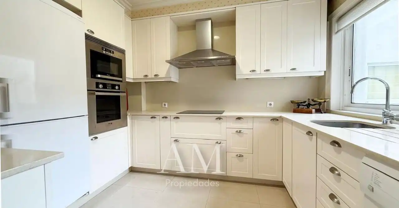 Kitchen of Flat for sale in Vigo   with Heating and Storage room