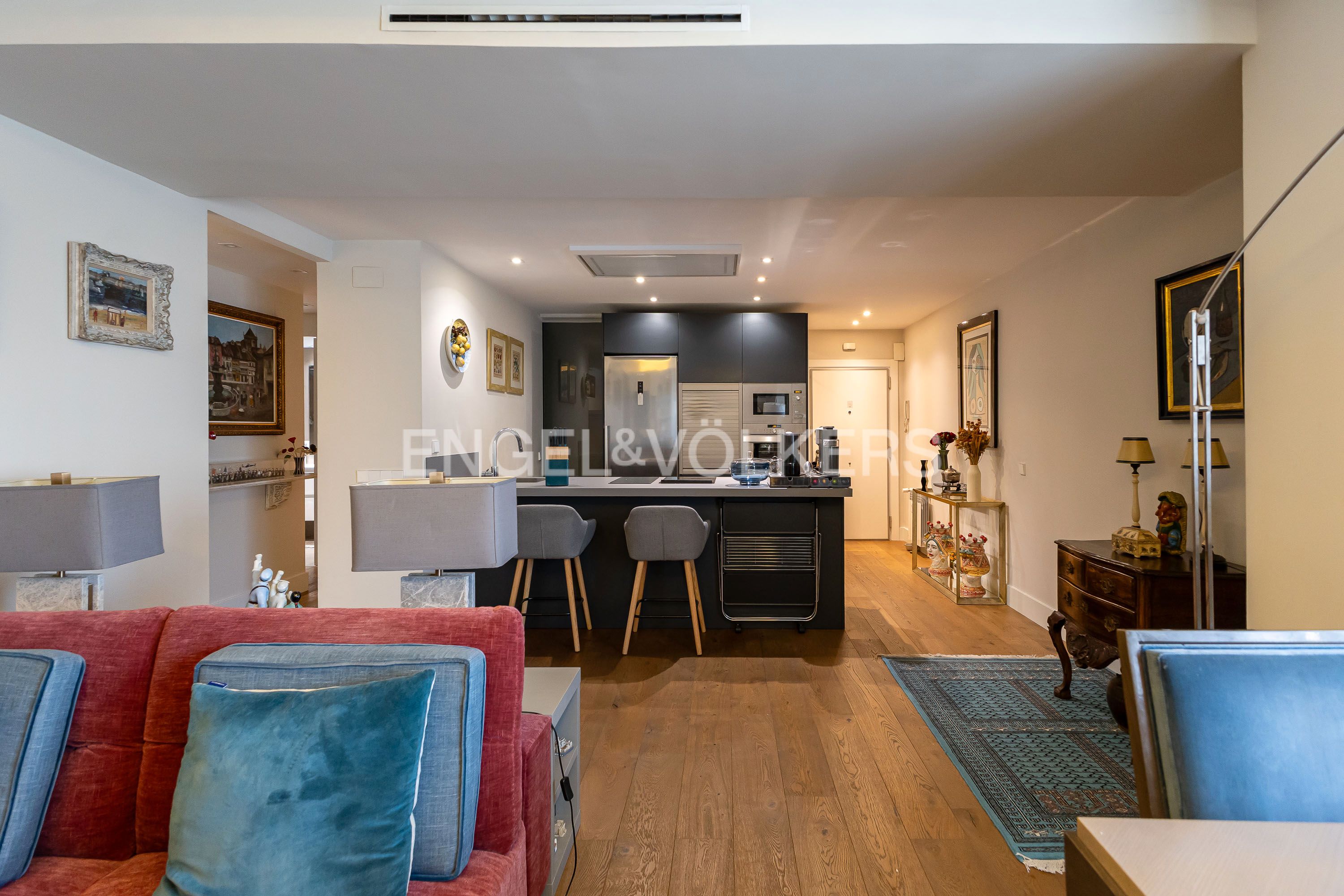 Exterior view of Apartment for sale in  Madrid Capital  with Heating