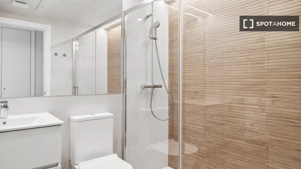 Baño de Piso de alquiler en Madrid con Aire acondicionado, Calefacción y Amueblado