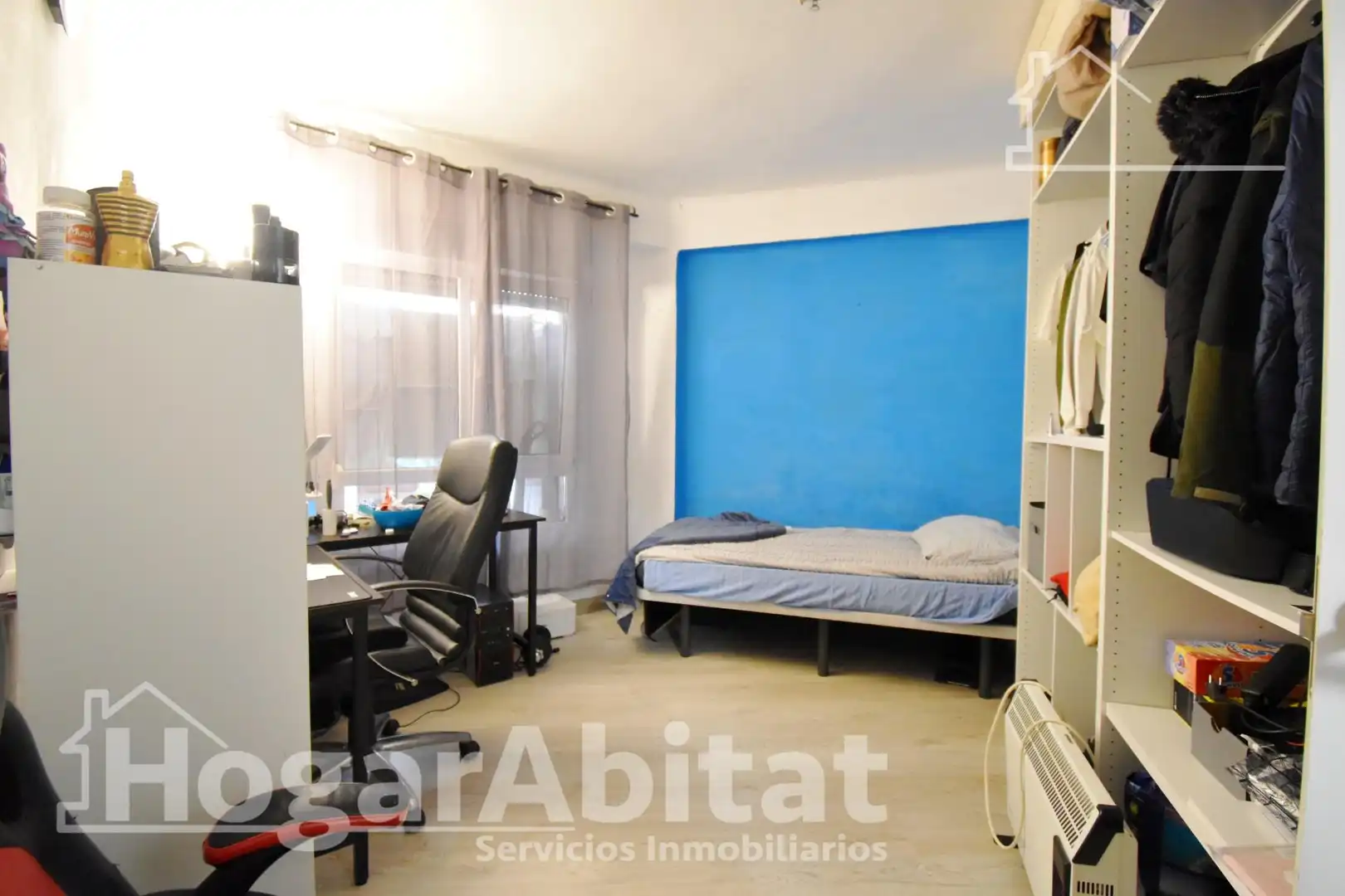 Bedroom of Flat for sale in Oliva  with Parquet flooring, Furnished and Balcony