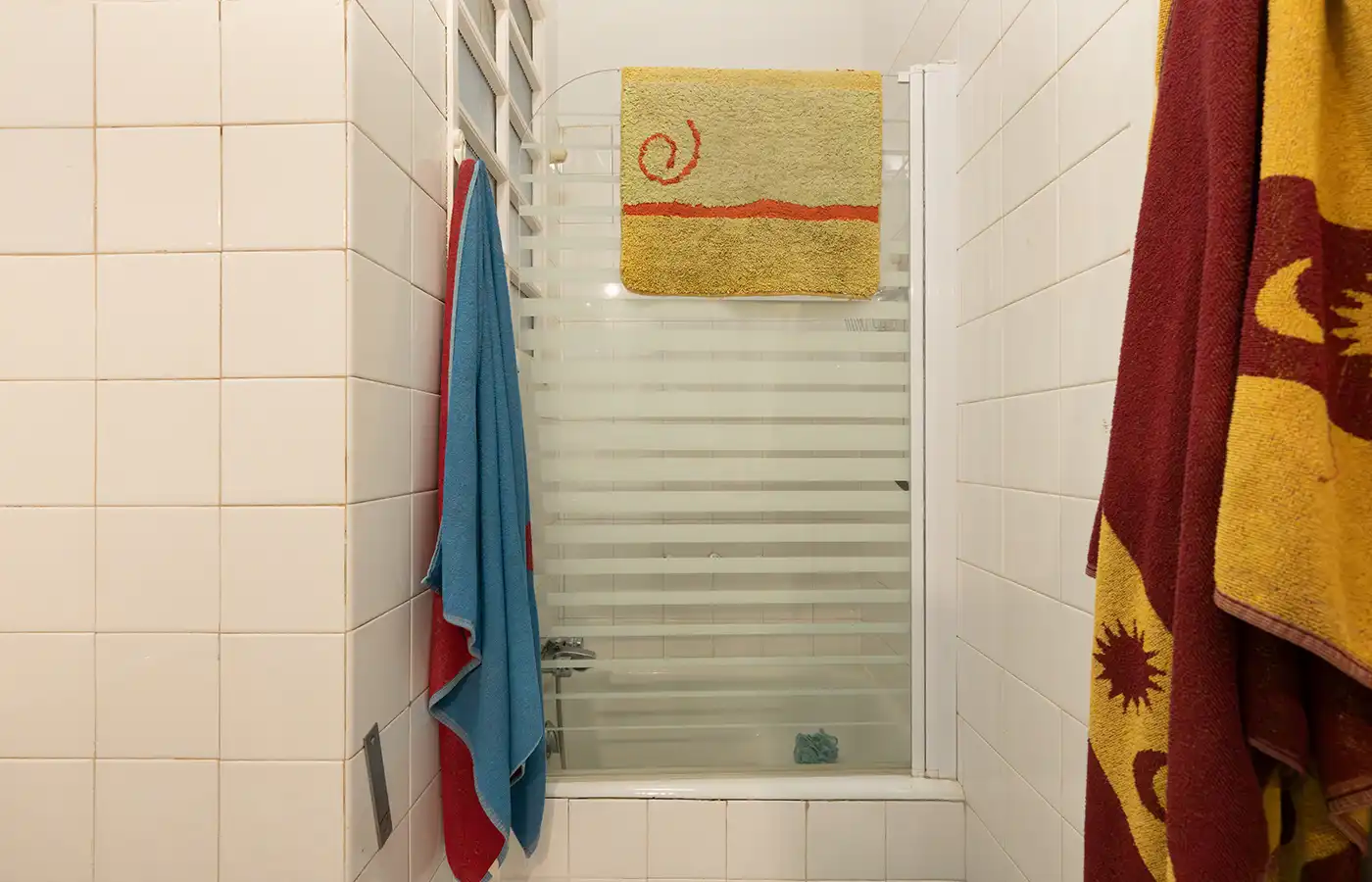 Badezimmer von Wohnung zum Verkauf in A Coruña Capital  mit Parkett, Möbliert und Ofen