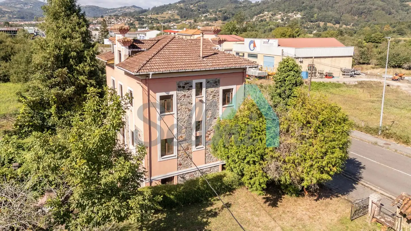 Vista exterior de Casa o chalet en venta en Grado con Calefacción, Jardín privado y Parquet