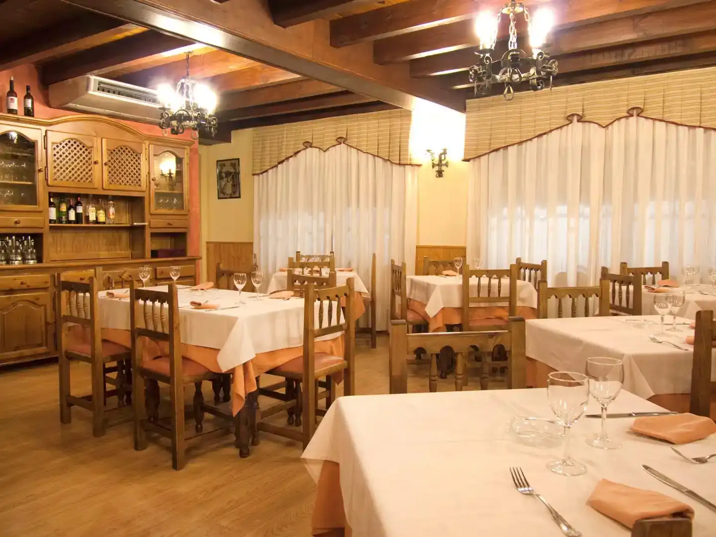 Local de lloguer en Solosancho amb Aire condicionat i Moblat