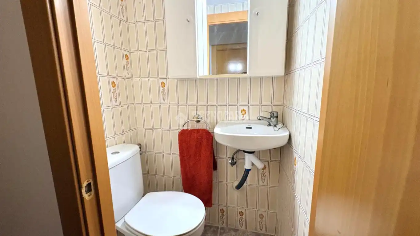 Bathroom of Flat for sale in Valencia  with Air Conditioner and Balcony