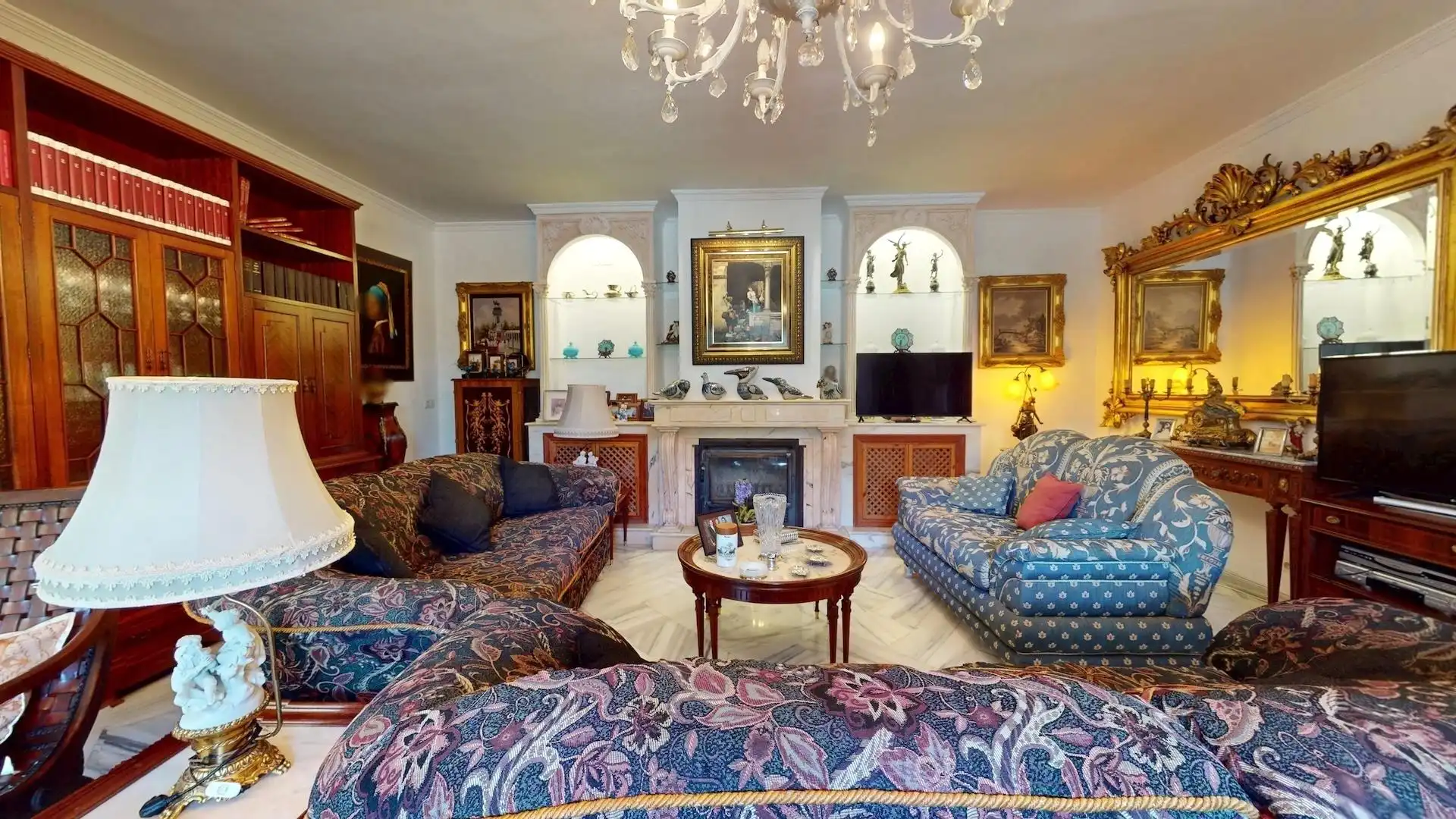 Sala d'estar de Casa o xalet en venda en Córdoba amb Aire condicionat, Calefacció i Jardí privat