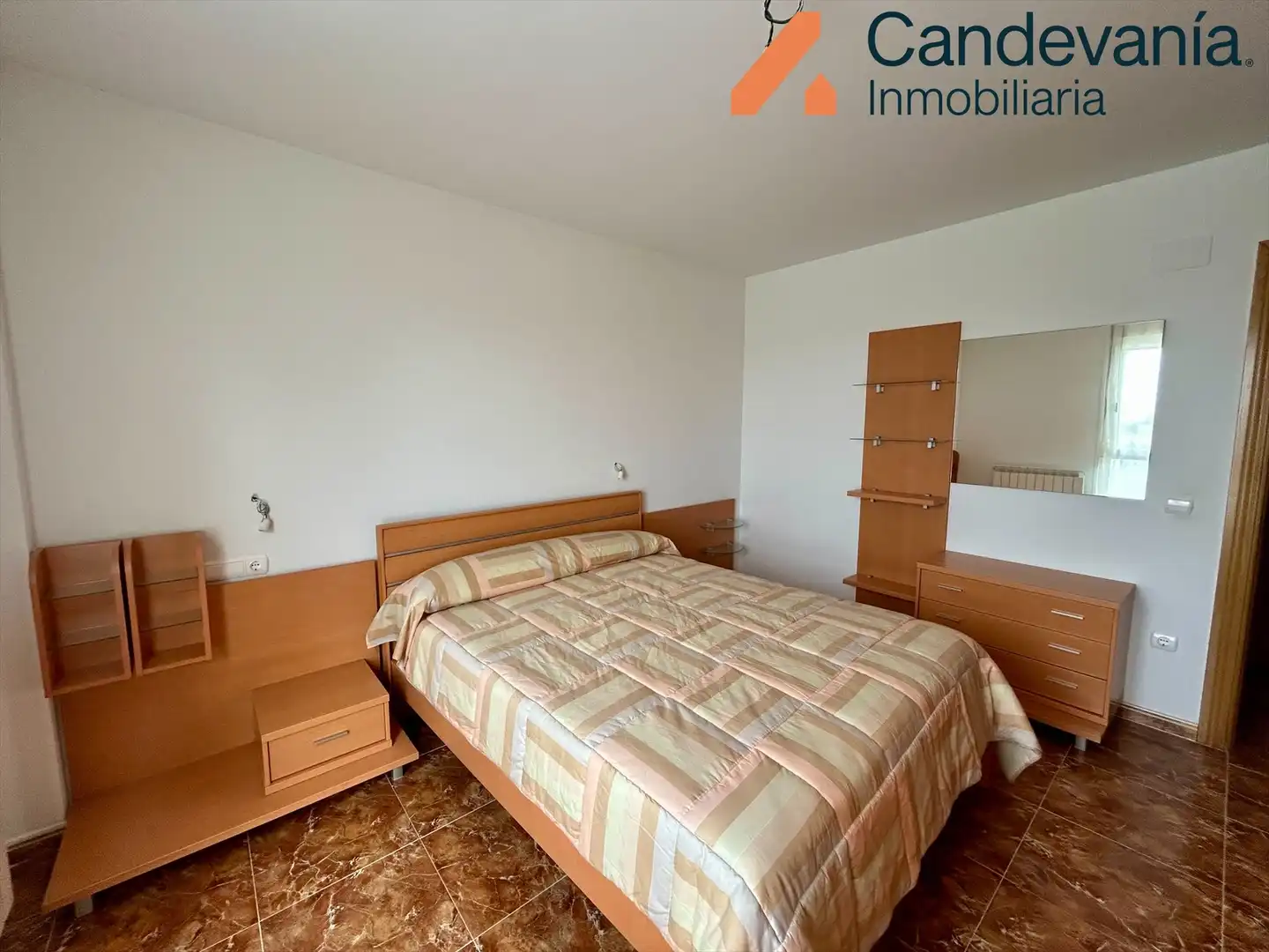 Habitación de Piso en venta en San Mateo de Gállego con Calefacción y Trastero