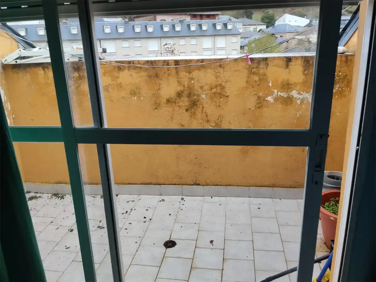 Terrassa de Pis en venda en Vilamartín de Valdeorras amb Parquet, Traster i Moblat