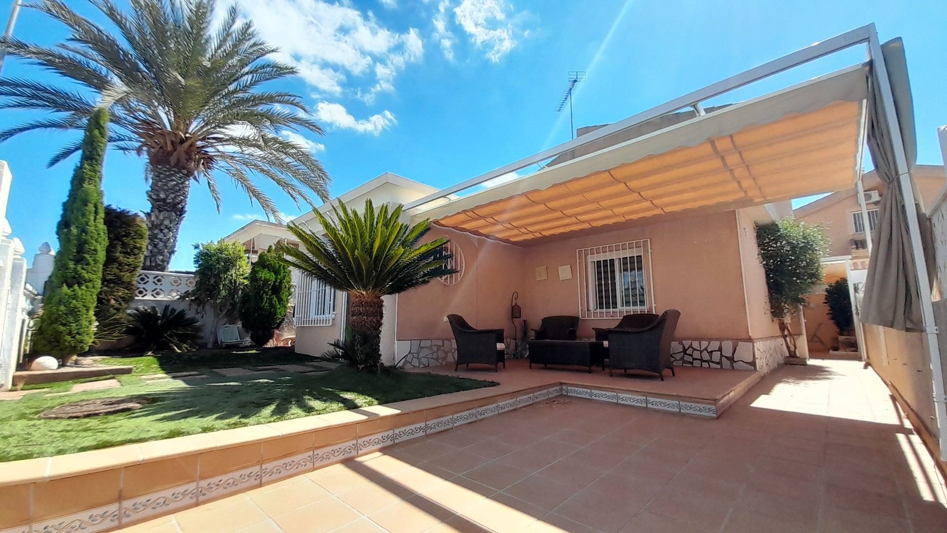 Jardí de Casa o xalet en venda en Mazarrón amb Jardí privat, Piscina i Moblat
