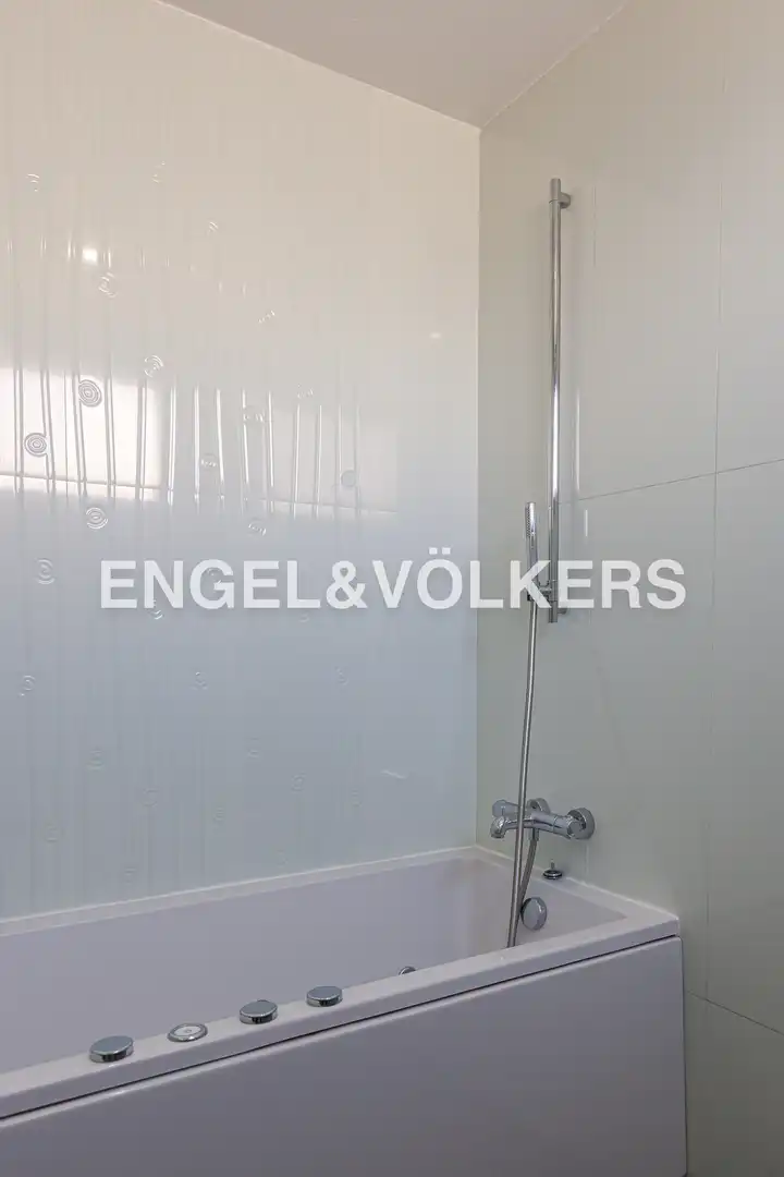 Baño de Ático de alquiler en Pozuelo de Alarcón con Calefacción, Jardín privado y Terraza