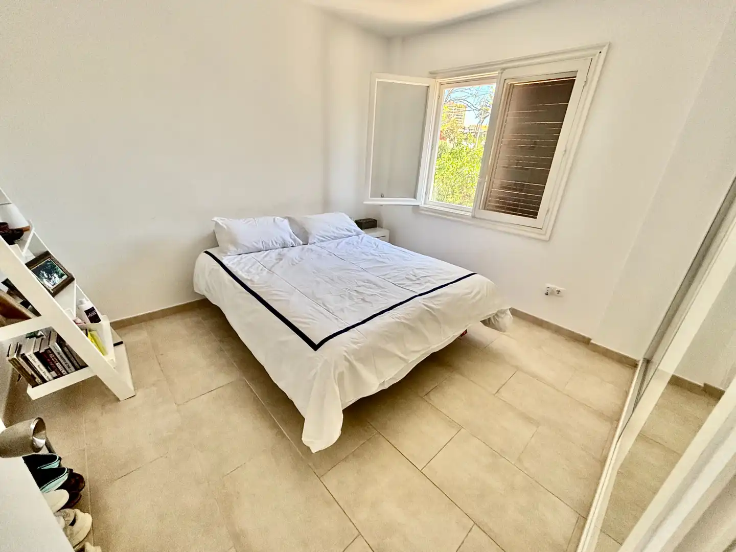 Dormitori de Casa o xalet en venda en Alicante / Alacant amb Jardí privat, Terrassa i Traster