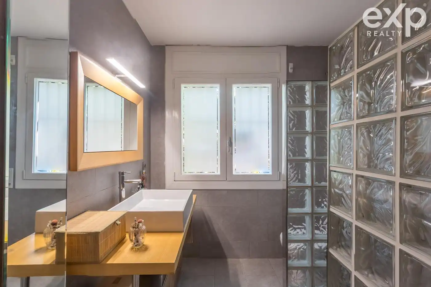 Baño de Casa o chalet en venta en Barcelona con Parquet y Terraza