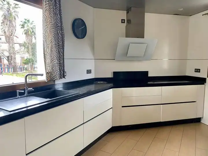 Cocina de Casa o chalet de alquiler en Casabermeja con Aire acondicionado, Jardín privado y Piscina