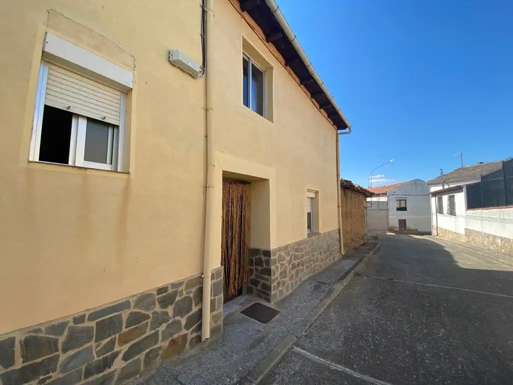 Casa con terraza en venta en Palacios de la Valduerna, imagen 11