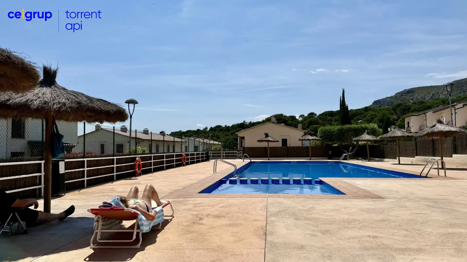 Piscina de Casa adosada en venta en L'Estartit con Terraza, Piscina y Amueblado