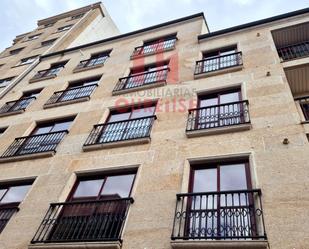 Vista exterior de Pis en venda en O Carballiño   amb Calefacció