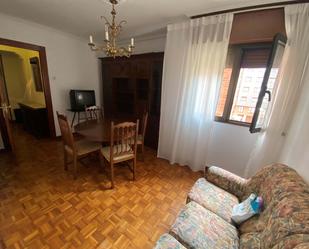 Sala d'estar de Pis en venda en Arrankudiaga amb Moblat