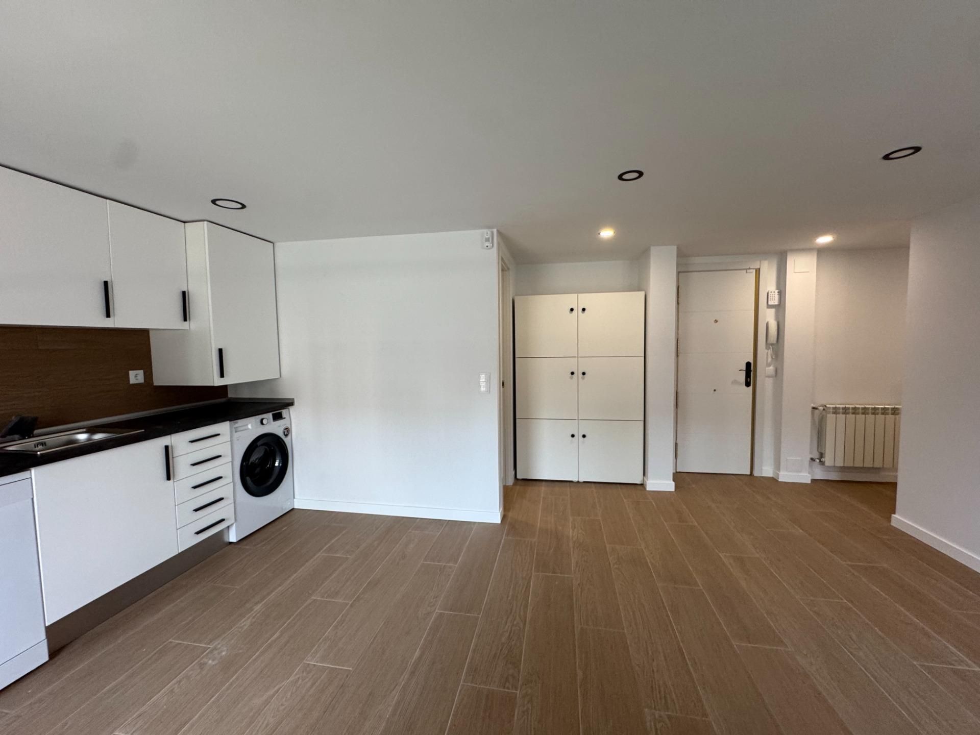 Flat to rent in  Madrid Capital  with Air Conditioner, Heating and Terrace