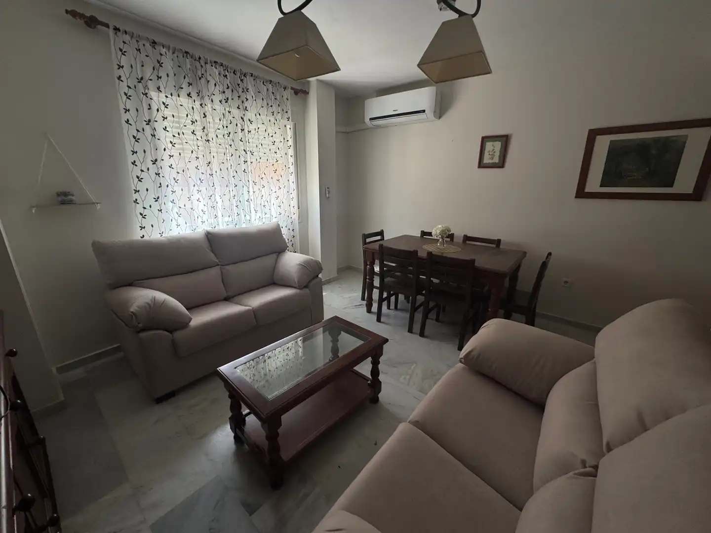 Sala d'estar de Pis de lloguer en Jaén amb Aire condicionat, Moblat i Rentadora