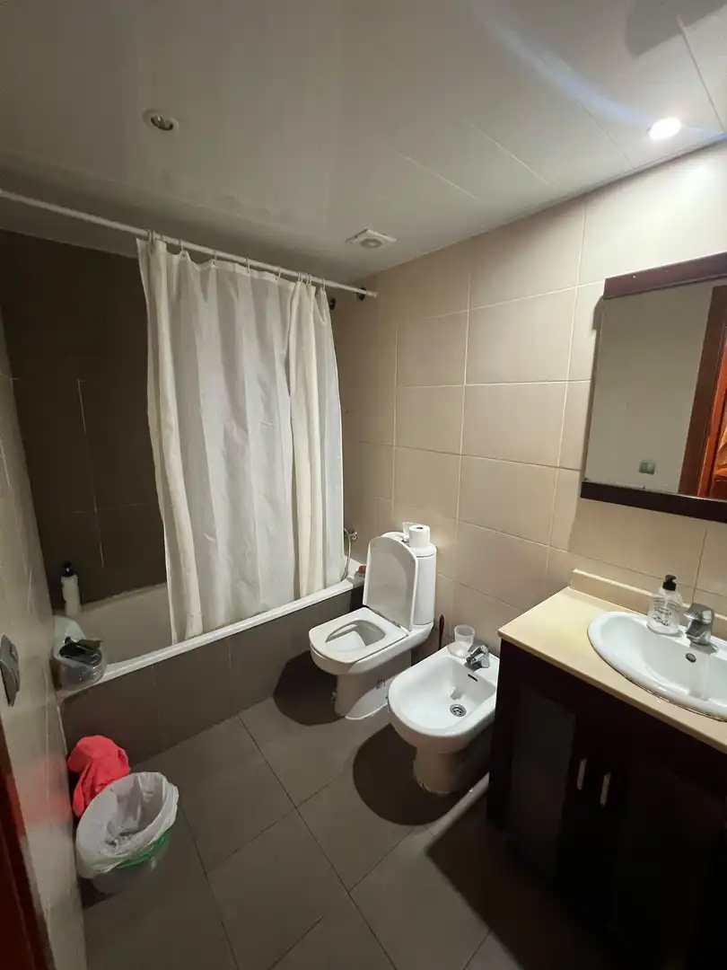 Baño de Dúplex en venta en L'Hospitalet de Llobregat con Terraza