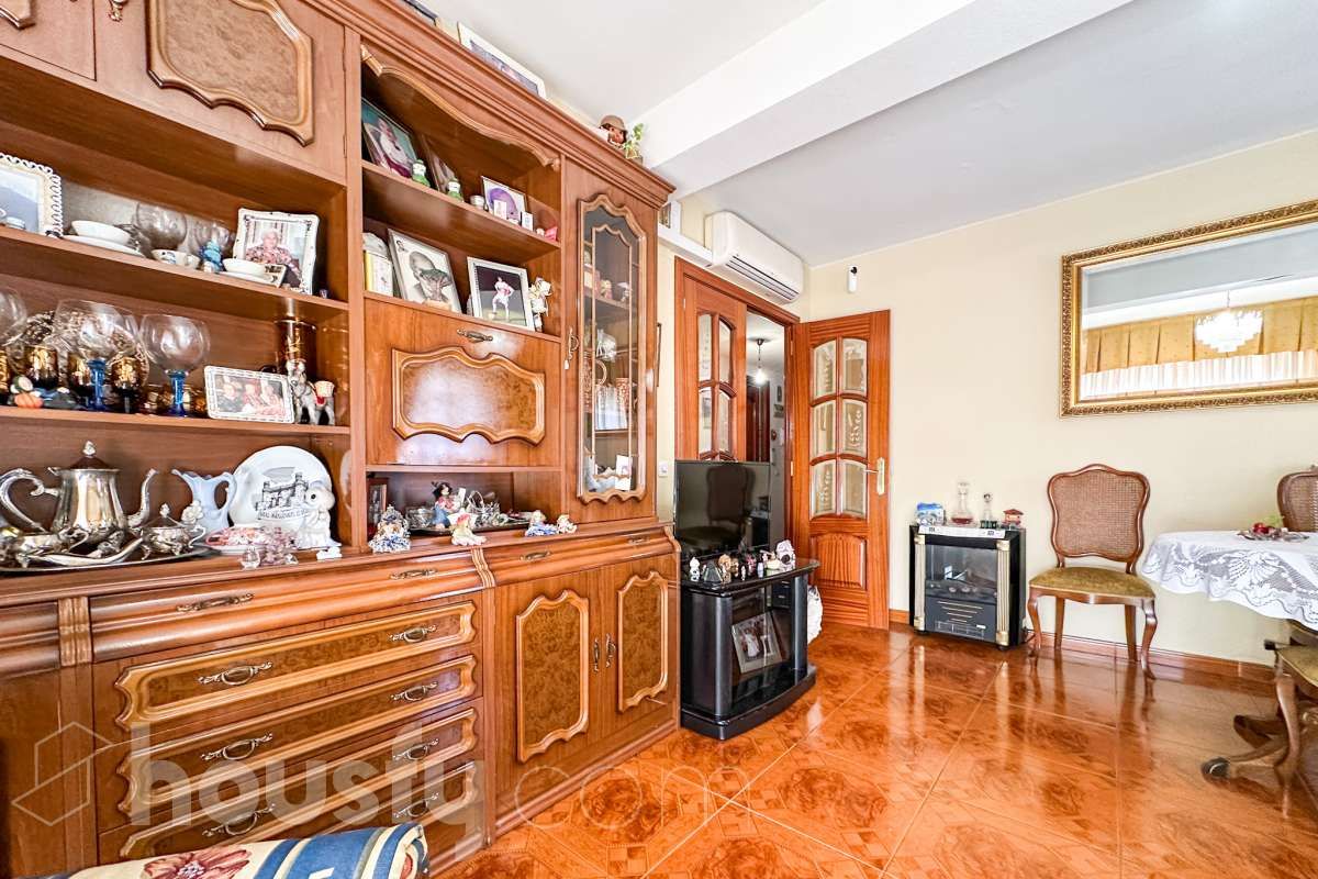 Living room of Flat for sale in  Madrid Capital