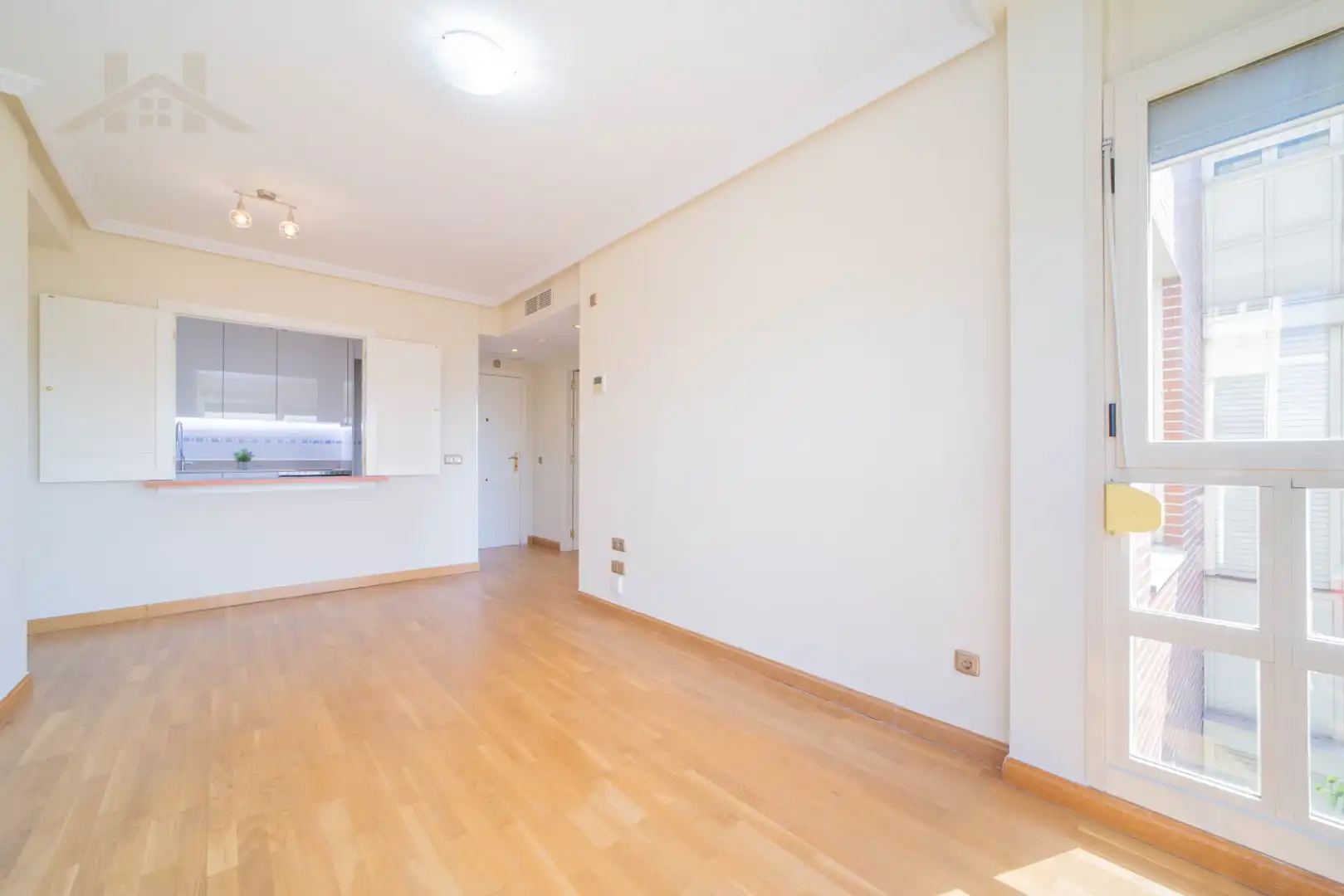 Flat for sale in Madrid  with Air Conditioner, Heating and Storage room