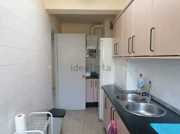 Cuina de Pis de lloguer en Jaén amb Aire condicionat, Terrassa i Moblat