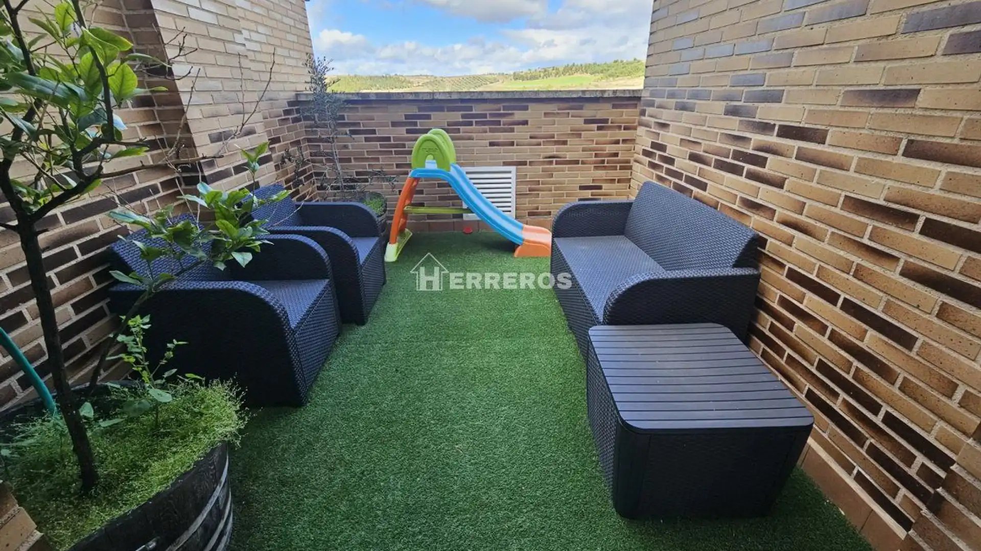 Terraza de Ático en venta en Villamediana de Iregua con Calefacción, Parquet y Terraza