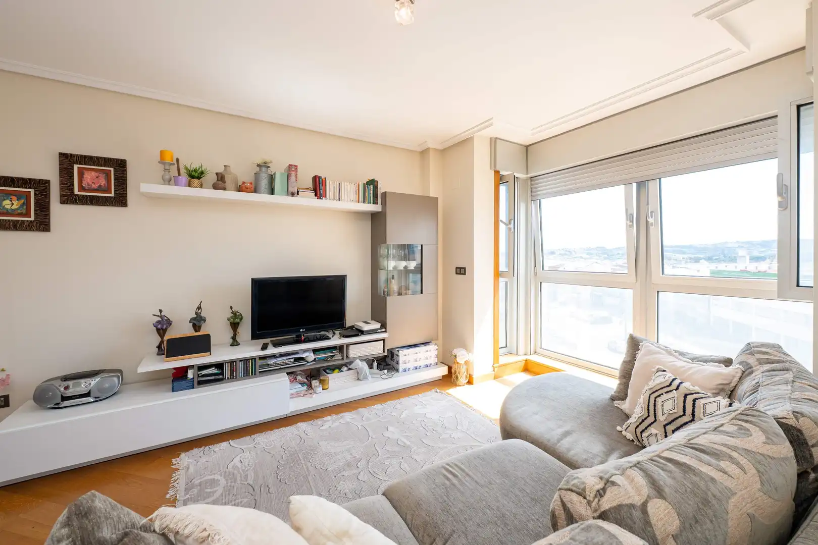 Living room of Apartments for sale in A Coruña Capital   with Heating, Parquet flooring and Storage room