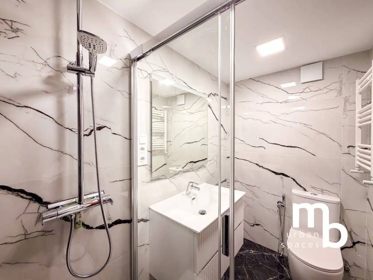 Bathroom of Flat for rent in Fuencarral - El Pardo
