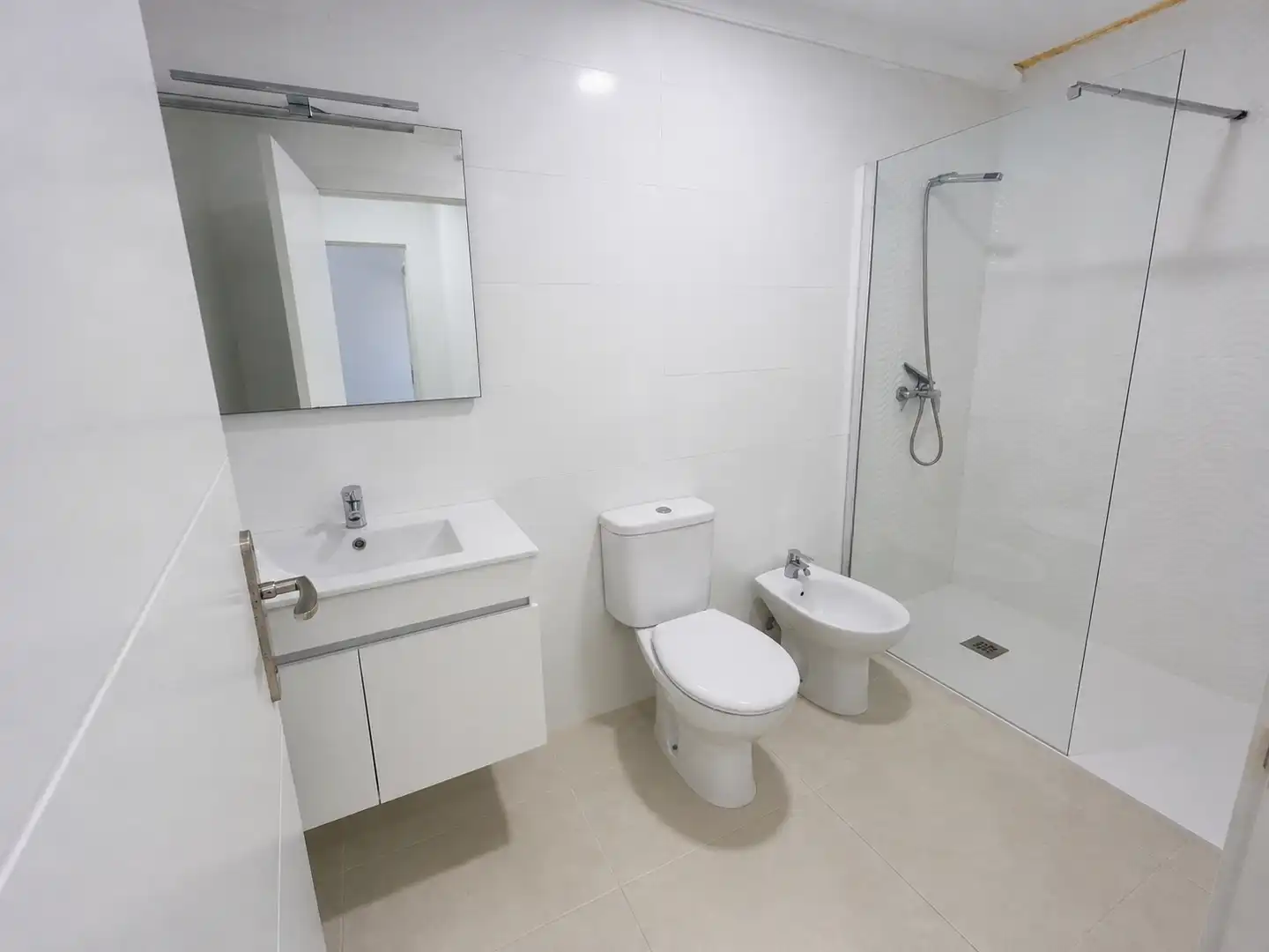 Baño de Piso en venta en San Bartolomé de Tirajana con Aire acondicionado, Microondas y Balcón