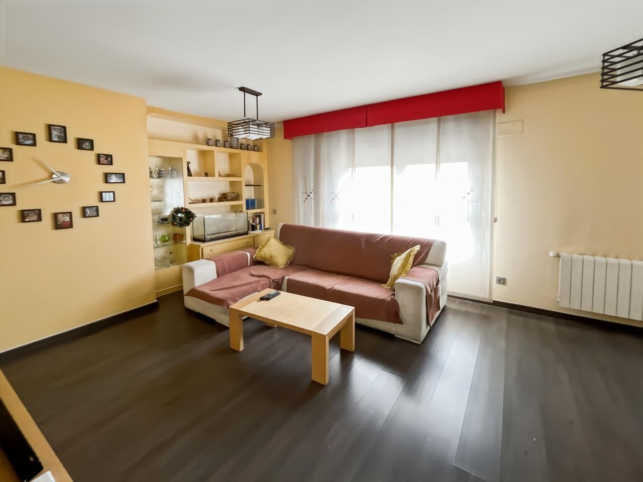 Living room of Flat for sale in  Madrid Capital  with Air Conditioner, Heating and Storage room