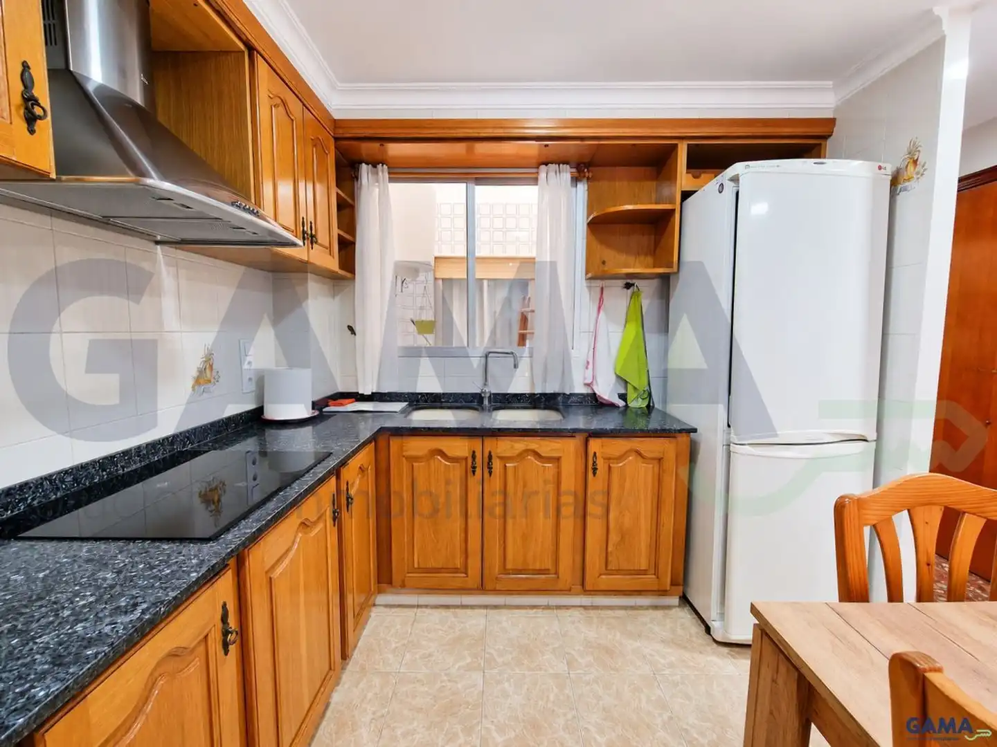 Kitchen of Houses for sale in Alzira  with Air Conditioner, Terrace and Storage room