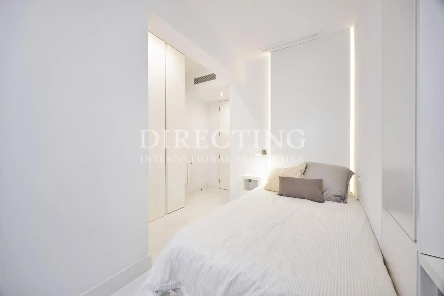 Schlafzimmer von Maisonette zum Verkauf in Madrid mit Klimaanlage, Heizung und Möbliert
